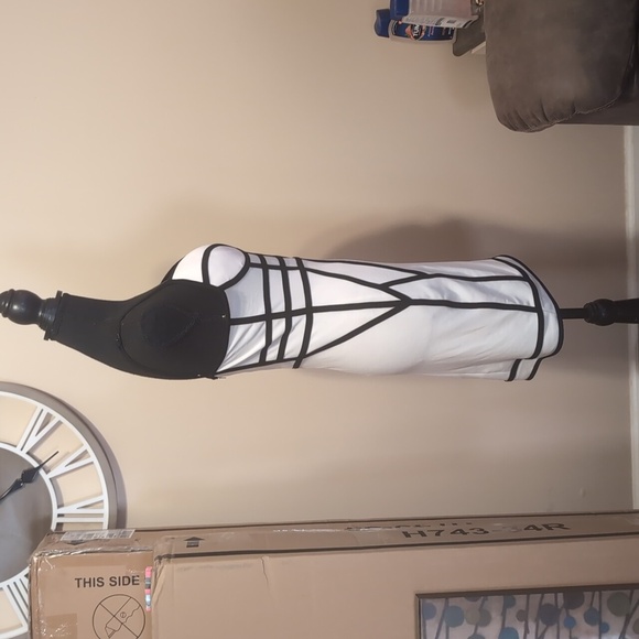 Charlotte Russe Chic White and Black Bodycon Dress - Picture 2 of 3